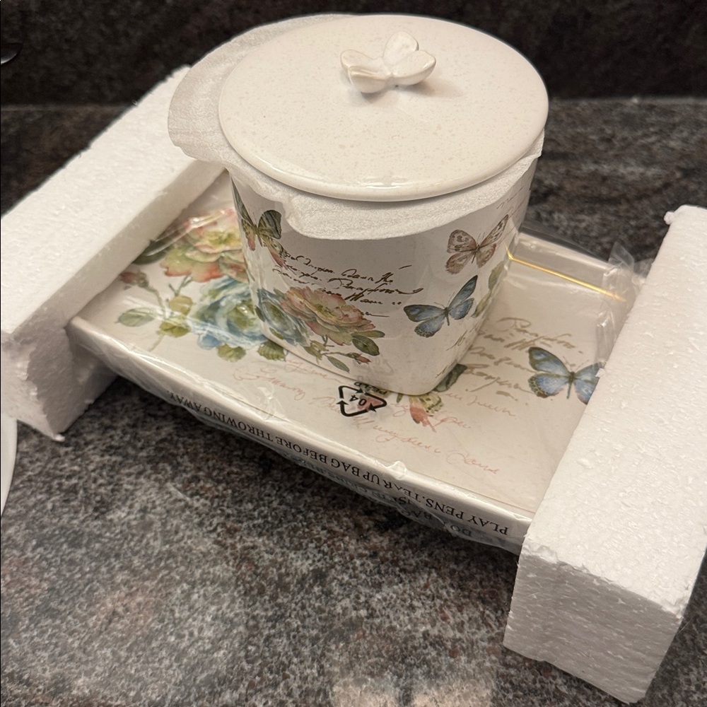 NWT Avanti Butterfly Garden Jar with Avanti Butterfly Garden Tray - Picture 9 of 13